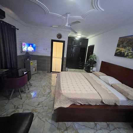 Nesta Barron -Home Away From Home North Legon Esterno foto