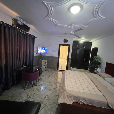 Nesta Barron -Home Away From Home North Legon Esterno foto
