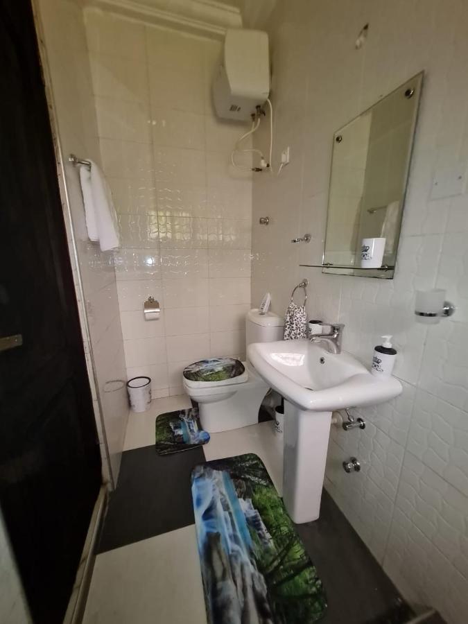 Nesta Barron -Home Away From Home North Legon Esterno foto