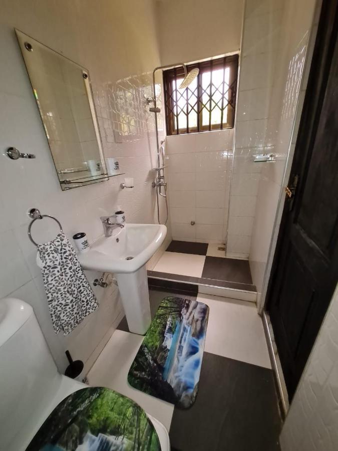 Nesta Barron -Home Away From Home North Legon Esterno foto