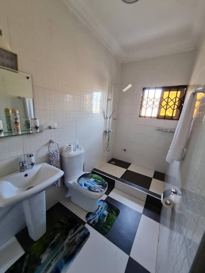 Nesta Barron -Home Away From Home North Legon Esterno foto