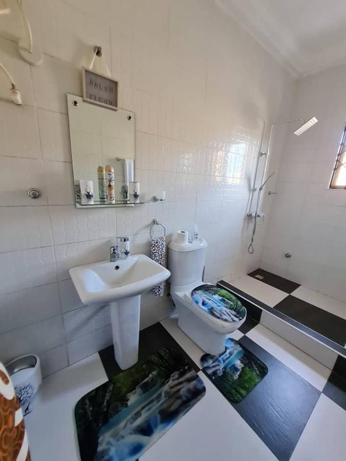 Nesta Barron -Home Away From Home North Legon Esterno foto