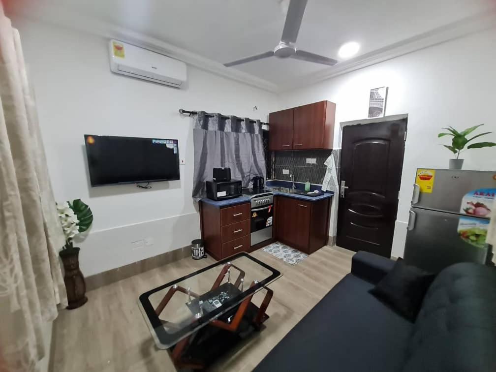 Nesta Barron -Home Away From Home North Legon Esterno foto