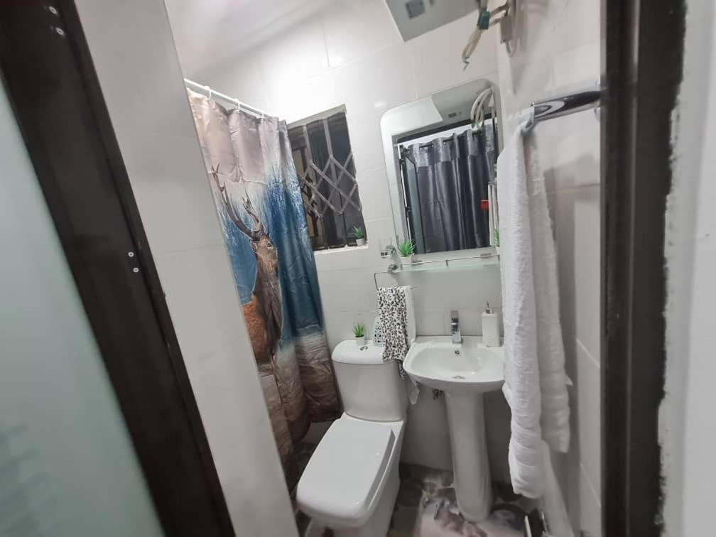 Nesta Barron -Home Away From Home North Legon Esterno foto
