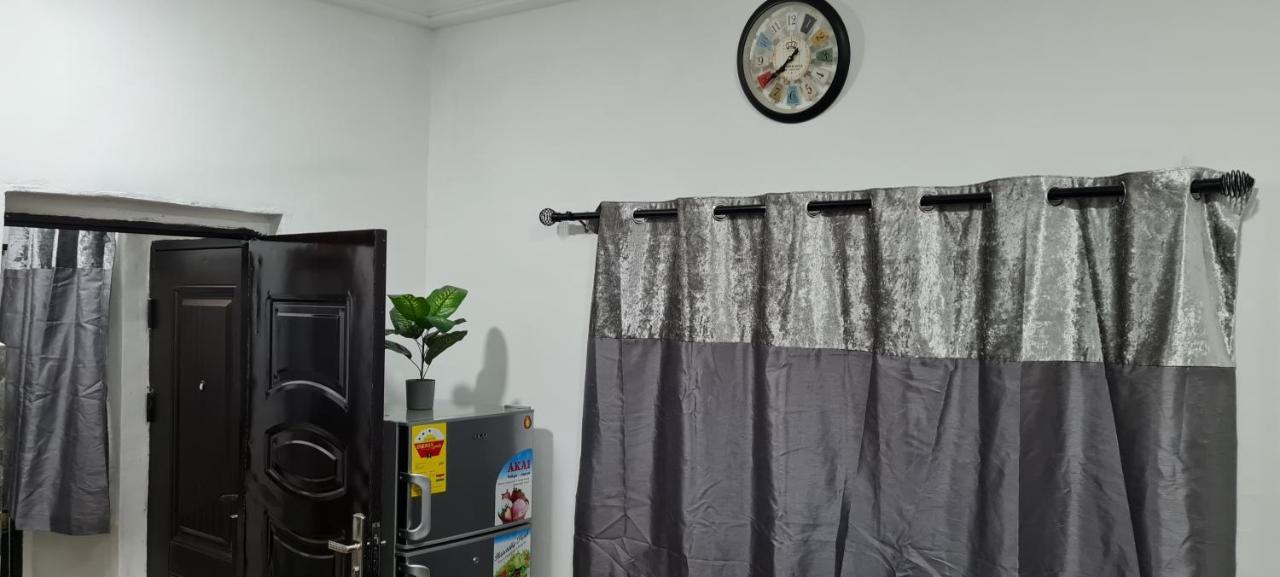 Nesta Barron -Home Away From Home North Legon Esterno foto