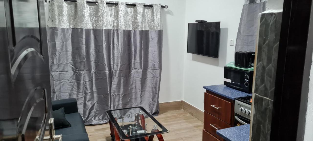 Nesta Barron -Home Away From Home North Legon Esterno foto
