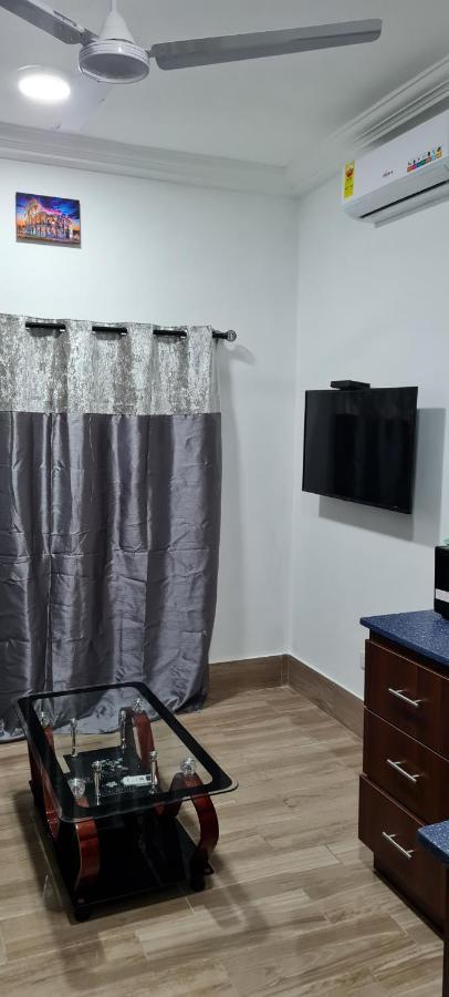 Nesta Barron -Home Away From Home North Legon Esterno foto