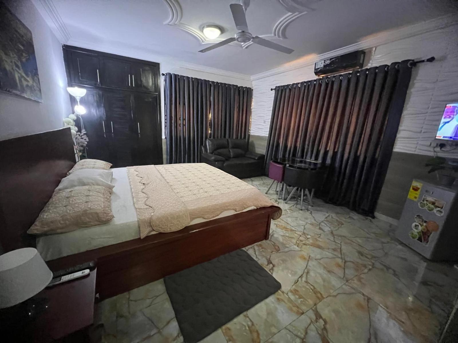 Nesta Barron -Home Away From Home North Legon Esterno foto