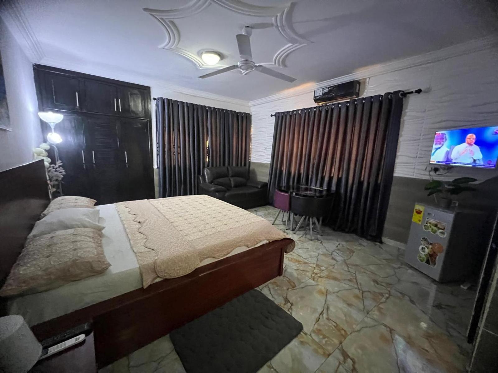 Nesta Barron -Home Away From Home North Legon Esterno foto