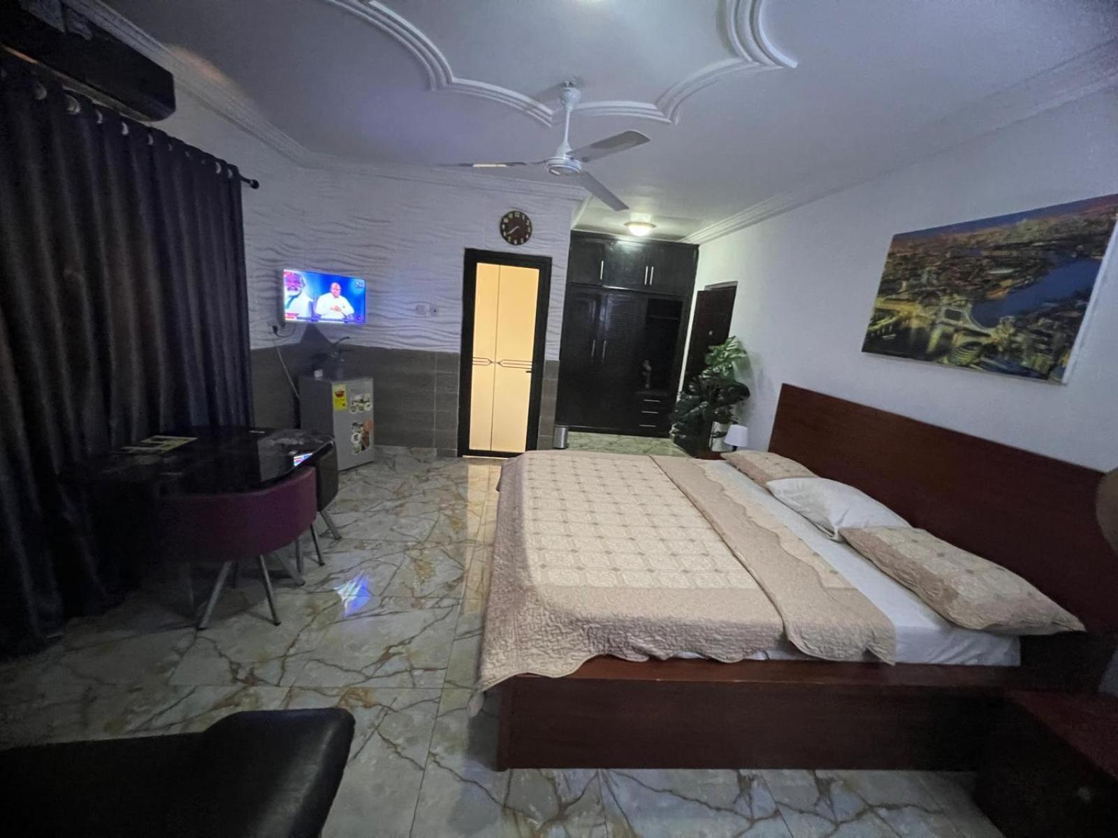Nesta Barron -Home Away From Home North Legon Esterno foto