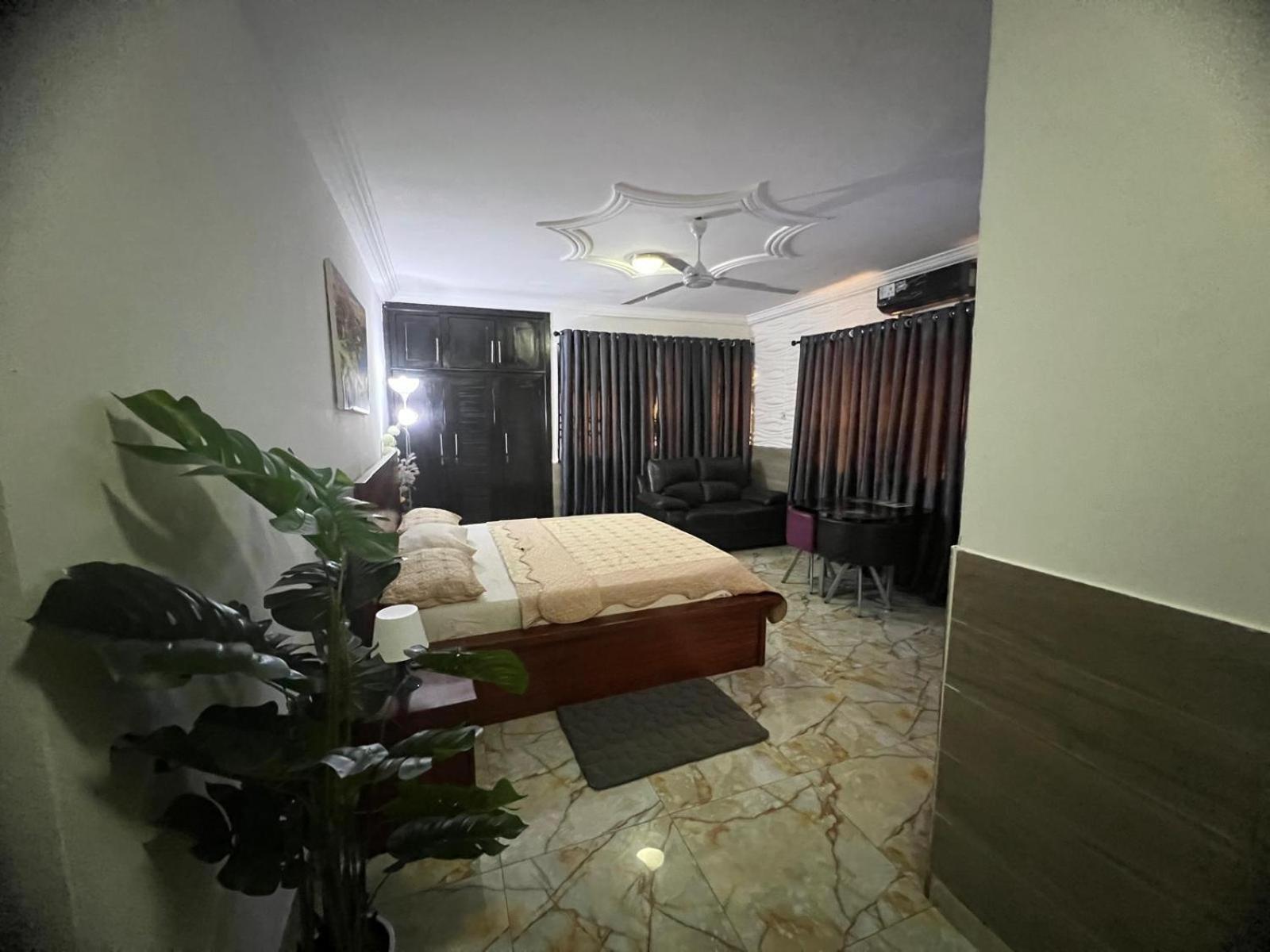 Nesta Barron -Home Away From Home North Legon Esterno foto