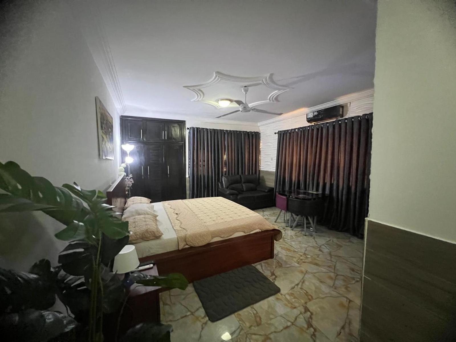 Nesta Barron -Home Away From Home North Legon Esterno foto