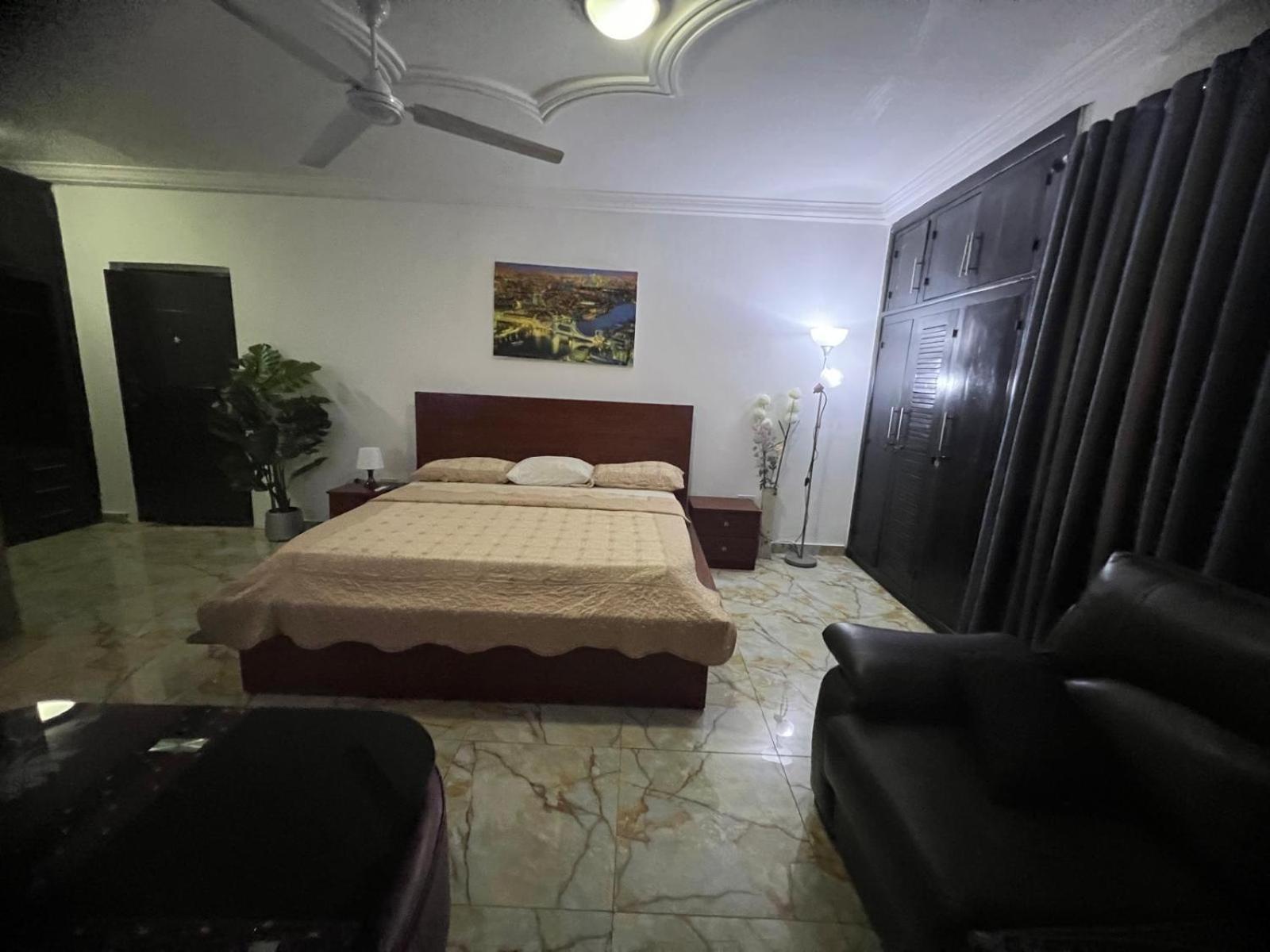 Nesta Barron -Home Away From Home North Legon Esterno foto