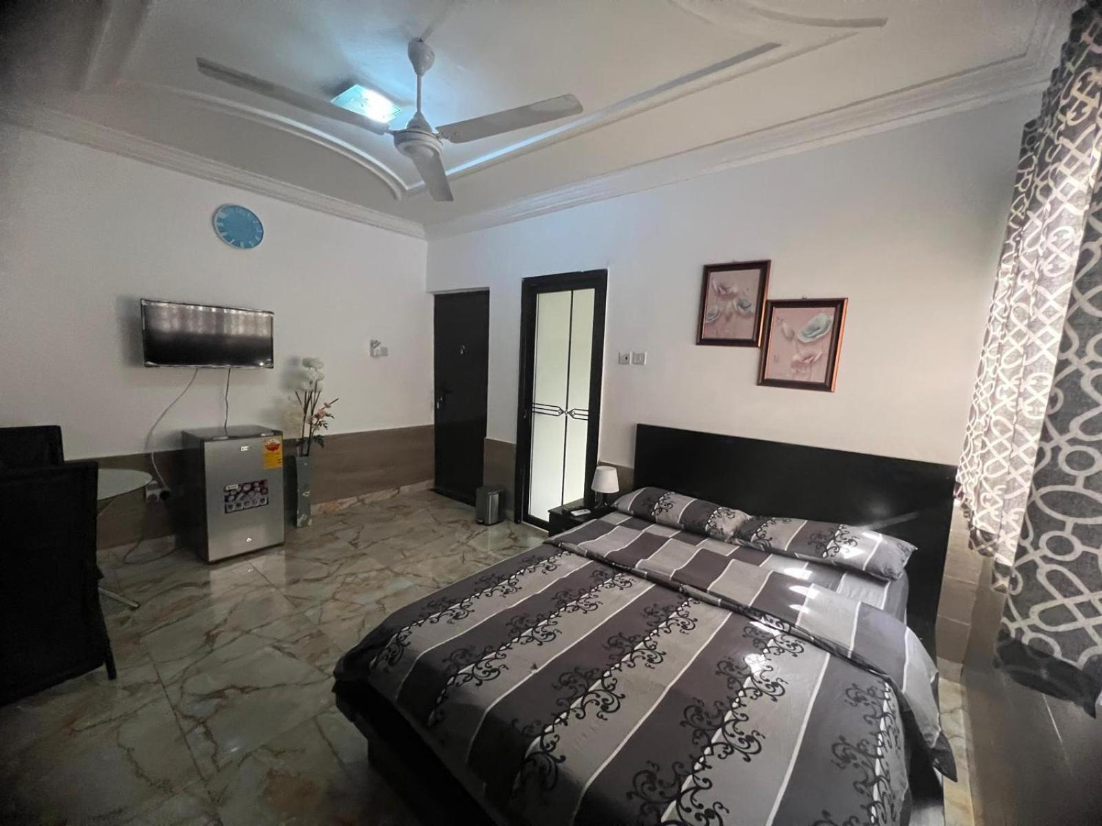 Nesta Barron -Home Away From Home North Legon Esterno foto